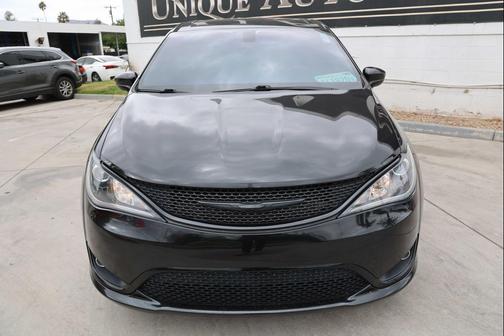 2020 Chrysler Pacifica Touring
