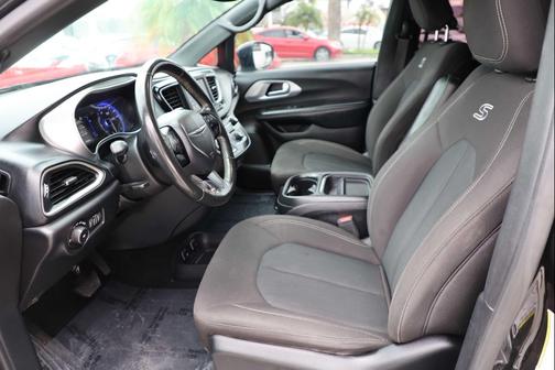 2020 Chrysler Pacifica Touring