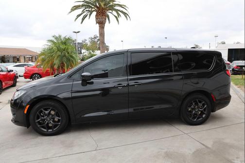 2020 Chrysler Pacifica Touring