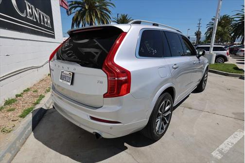 2018 Volvo XC90 T5 Momentum