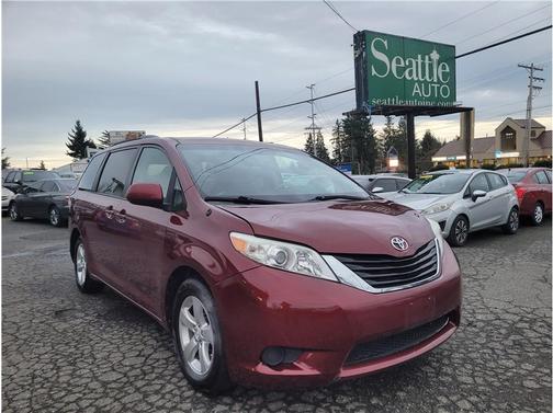 2014 Toyota Sienna LE