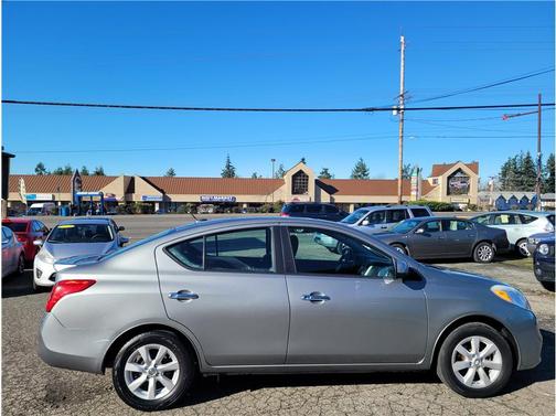 2013 Nissan Versa 1.6 SL