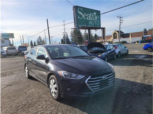 2018 Hyundai ELANTRA SE