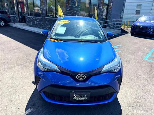2022 Toyota C-HR XLE