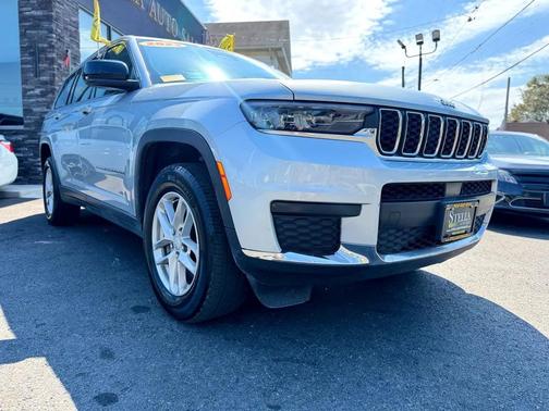 2023 Jeep Grand Cherokee L Laredo