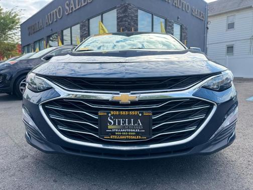 2022 Chevrolet Malibu FWD LT