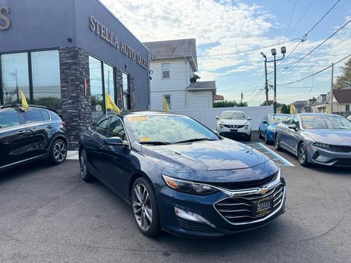 2022 Chevrolet Malibu FWD LT