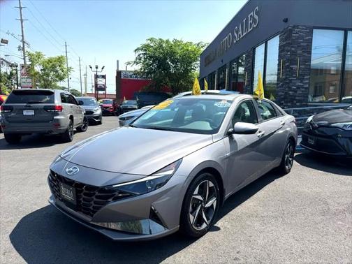 2022 Hyundai ELANTRA SEL