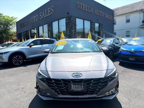 2022 Hyundai ELANTRA SEL