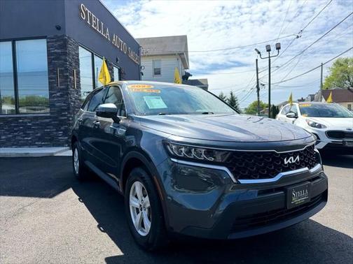 2022 Kia Sorento LX