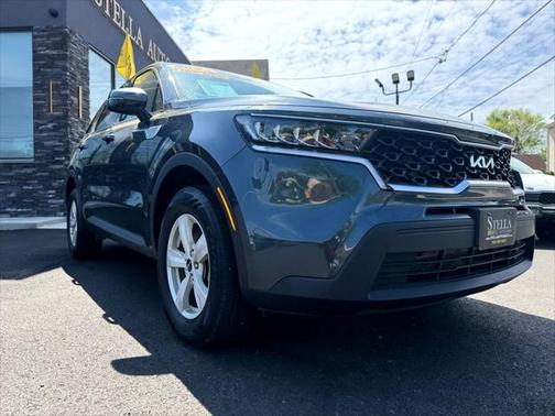 2022 Kia Sorento LX