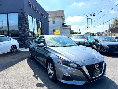 2022 Nissan Altima S FWD