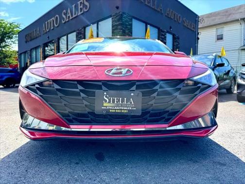 2022 Hyundai ELANTRA SE