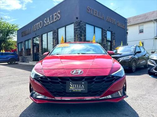 2022 Hyundai ELANTRA SE
