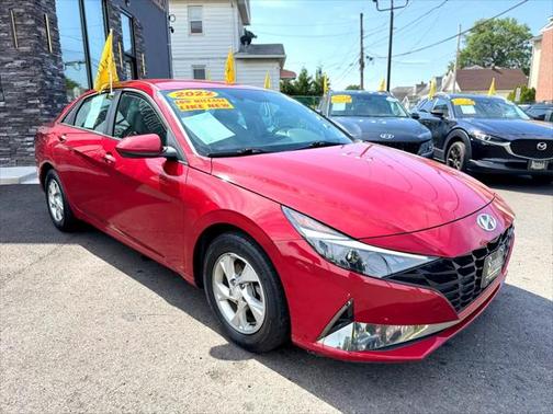 2022 Hyundai ELANTRA SE