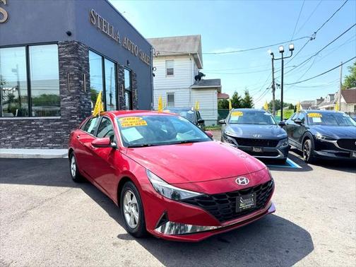2022 Hyundai ELANTRA SE