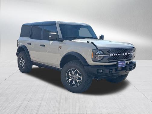 Desert Sand 2025 Ford Bronco Badlands