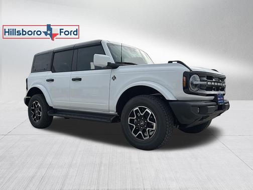 Oxford White 2026 Ford Bronco Outer Banks