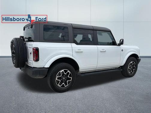 Oxford White 2024 Ford Bronco Outer Banks