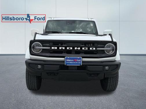Oxford White 2024 Ford Bronco Outer Banks