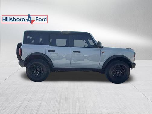Avalanche Gray 2026 Ford Bronco Badlands