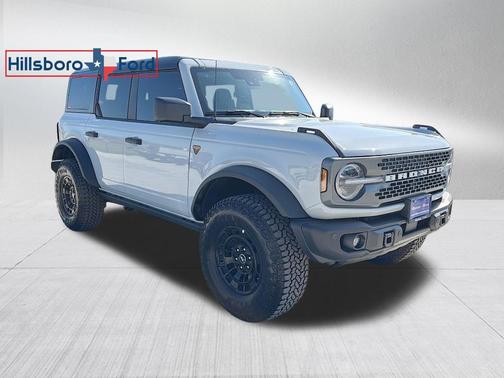 Avalanche Gray 2026 Ford Bronco Badlands