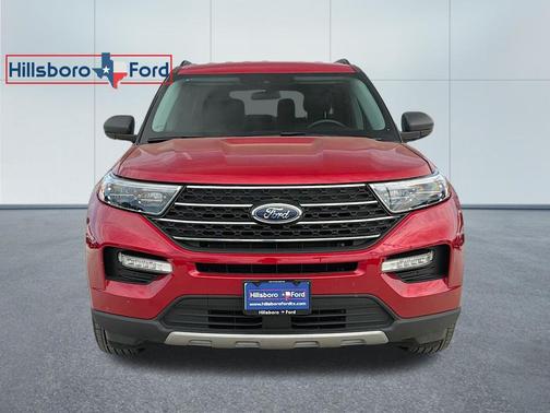 Rapid Red Metallic Tinted Clearcoat 2024 Ford Explorer XLT