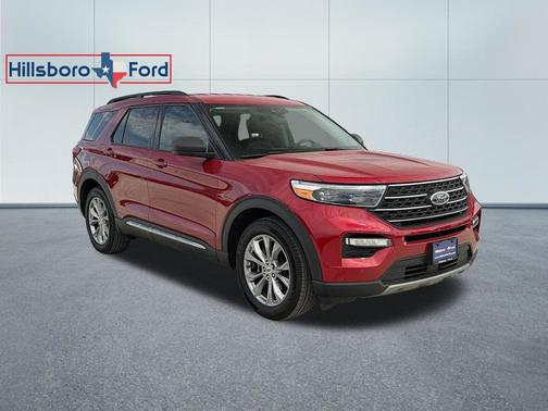 Rapid Red Metallic Tinted Clearcoat 2024 Ford Explorer XLT