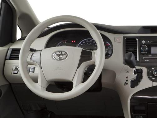 2013 Toyota Sienna XLE