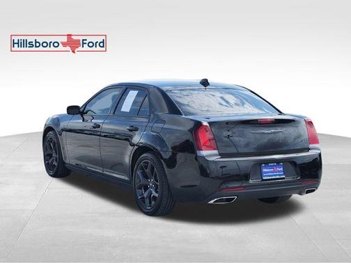 2021 Chrysler 300 Touring