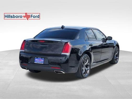 2021 Chrysler 300 Touring