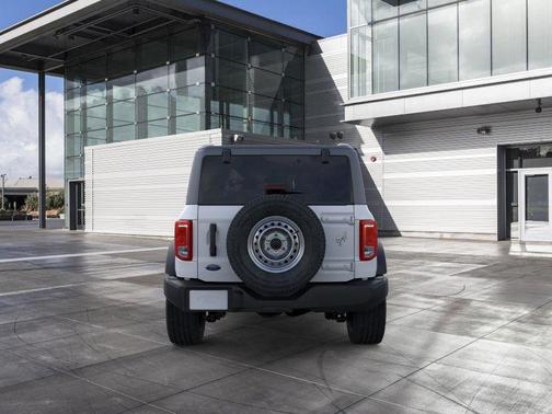 2025 Ford Bronco Base