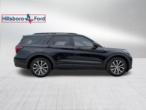 Agate Black Metallic 2026 Ford Explorer ST-Line