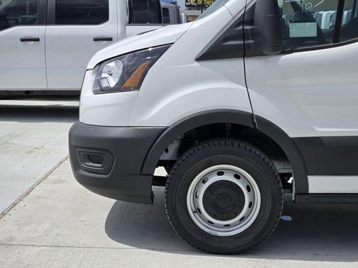 2025 Ford Transit-250 148 WB Medium Roof Cargo