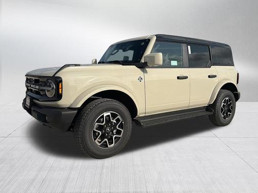 Desert Sand 2026 Ford Bronco Outer Banks