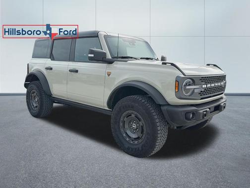 Desert Sand 2025 Ford Bronco Badlands