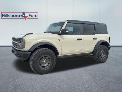 Desert Sand 2025 Ford Bronco Badlands