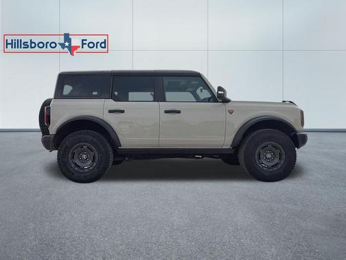 Desert Sand 2025 Ford Bronco Badlands