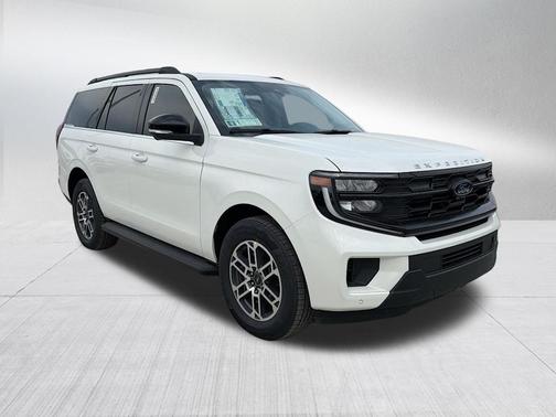 Star White 2026 Ford Expedition Active