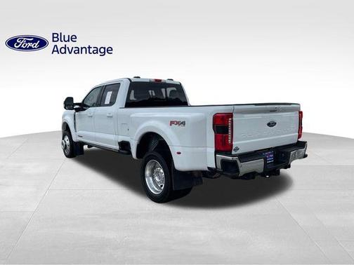 2023 Ford F-450 Lariat