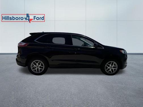 Agate Black Metallic 2024 Ford Edge SEL