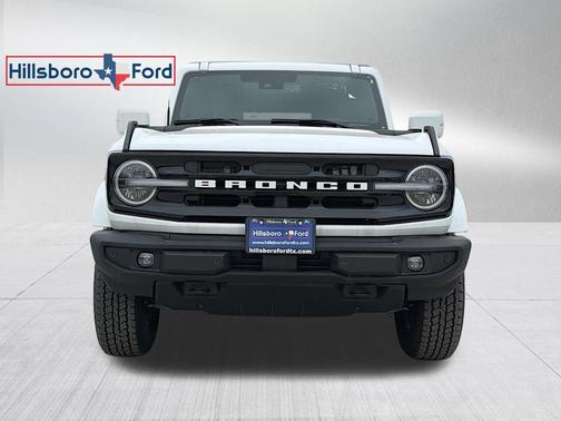 Oxford White 2025 Ford Bronco Outer Banks