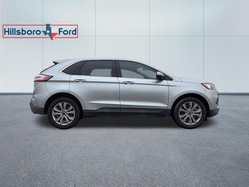 Iconic Silver Metallic 2023 Ford Edge Titanium