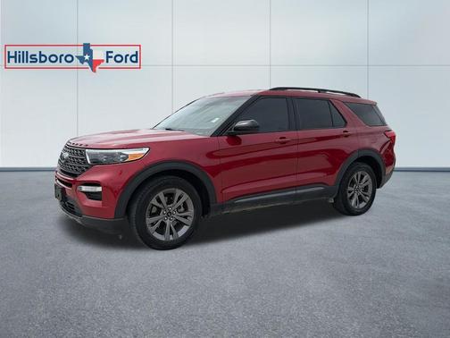 Rapid Red Metallic Tinted Clearcoat 2022 Ford Explorer XLT