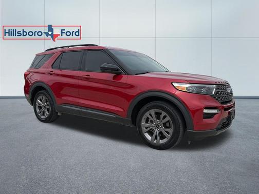 Rapid Red Metallic Tinted Clearcoat 2022 Ford Explorer XLT