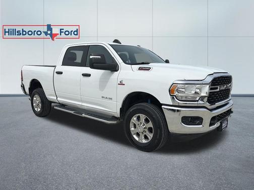 Bright White Clearcoat 2024 RAM 2500 Big Horn