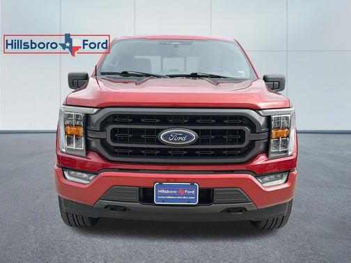 Hot Pepper Red Metallic Tinted Clearcoat 2023 Ford F-150 XLT