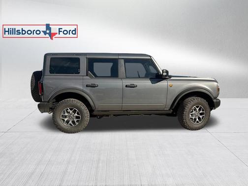 Carbonized Gray Metallic 2025 Ford Bronco Badlands