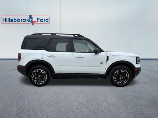 Oxford White 2025 Ford Bronco Sport Outer Banks
