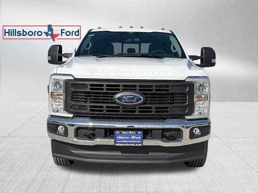 Oxford White 2026 Ford F-350 XL